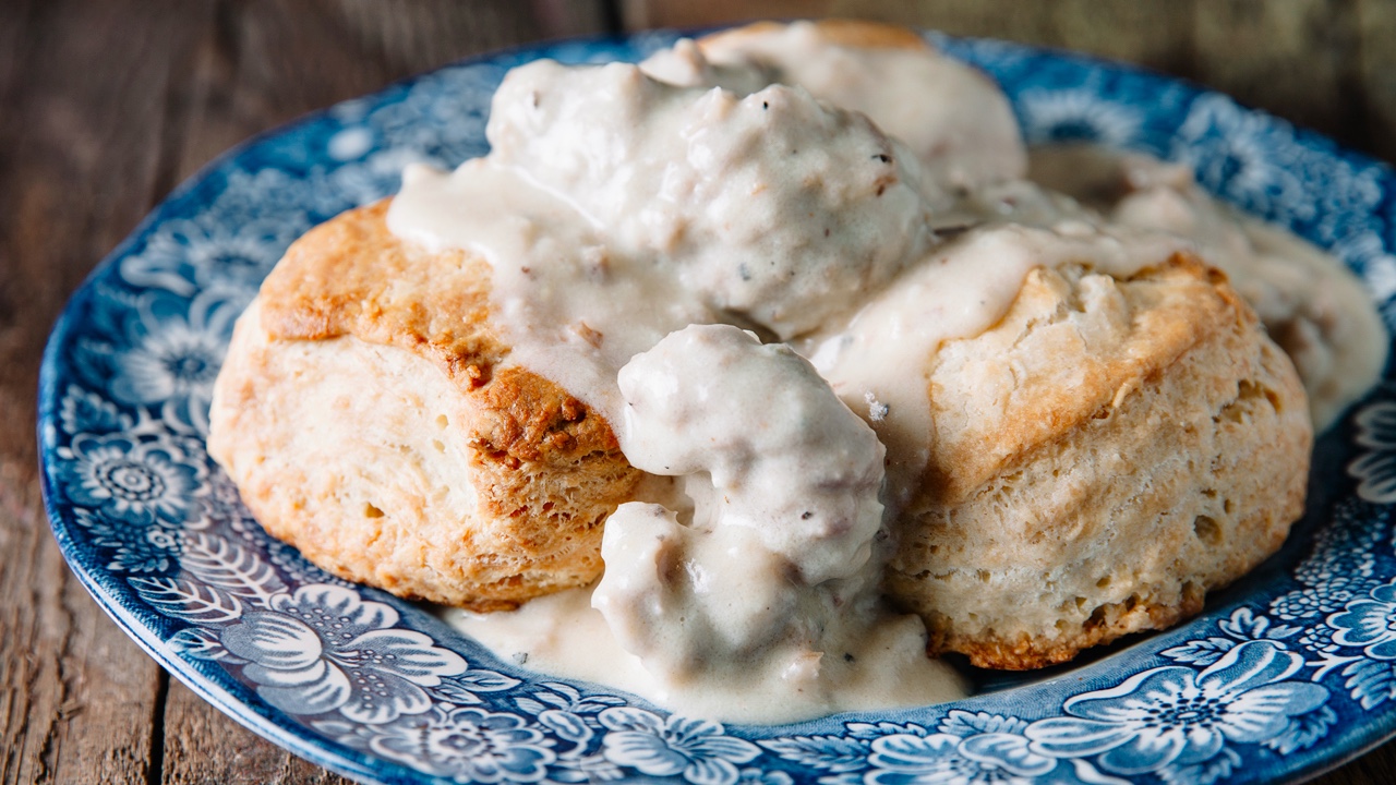 Biscuits-and-Gravy-