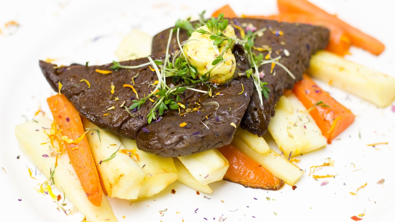 Image Credit: Einladung_zum_Essen - CC0/Wiki Commons