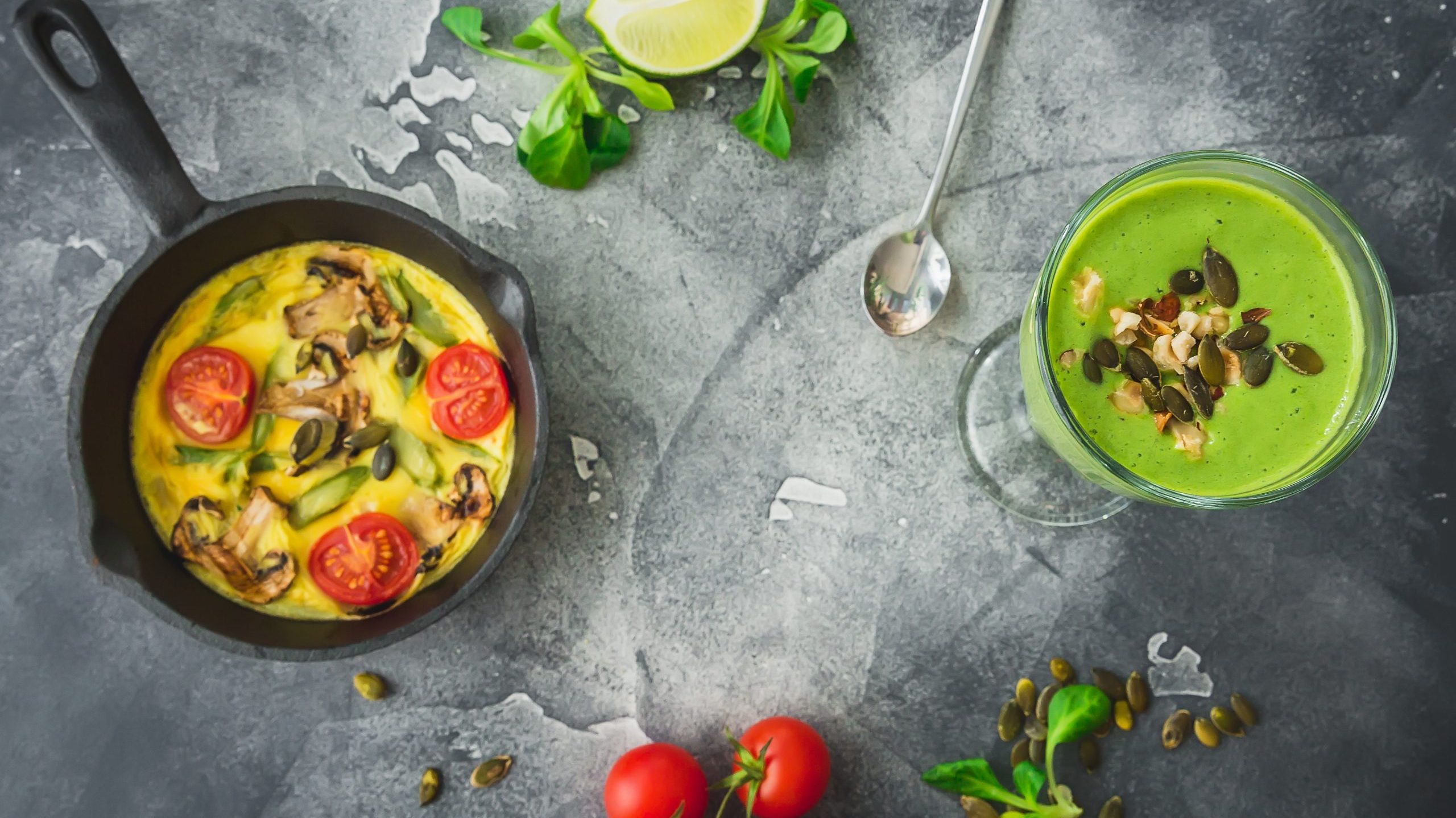 healthy omelet with vegetables