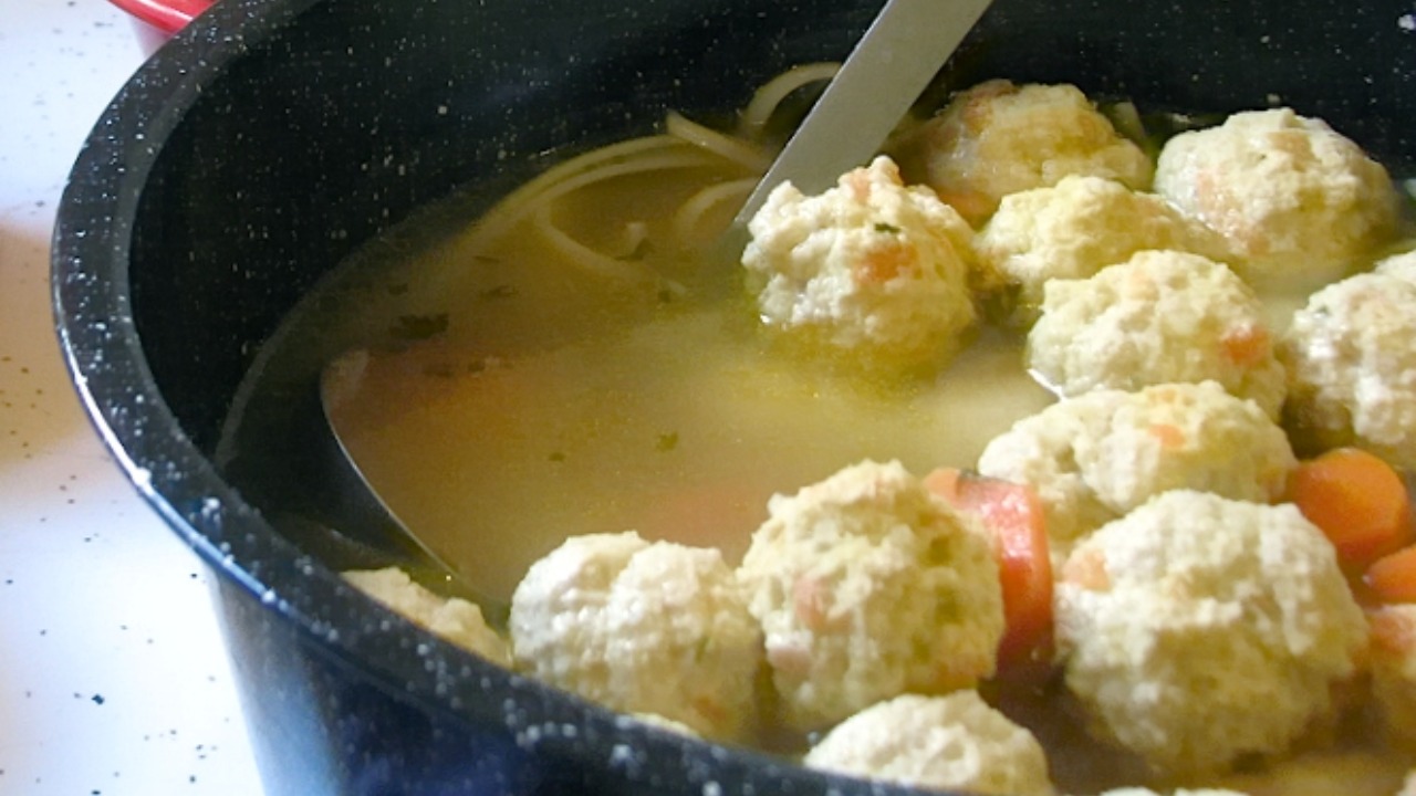 Image Credit: ralphhogaboom - CC BY-SA 2.0/Wiki Commons