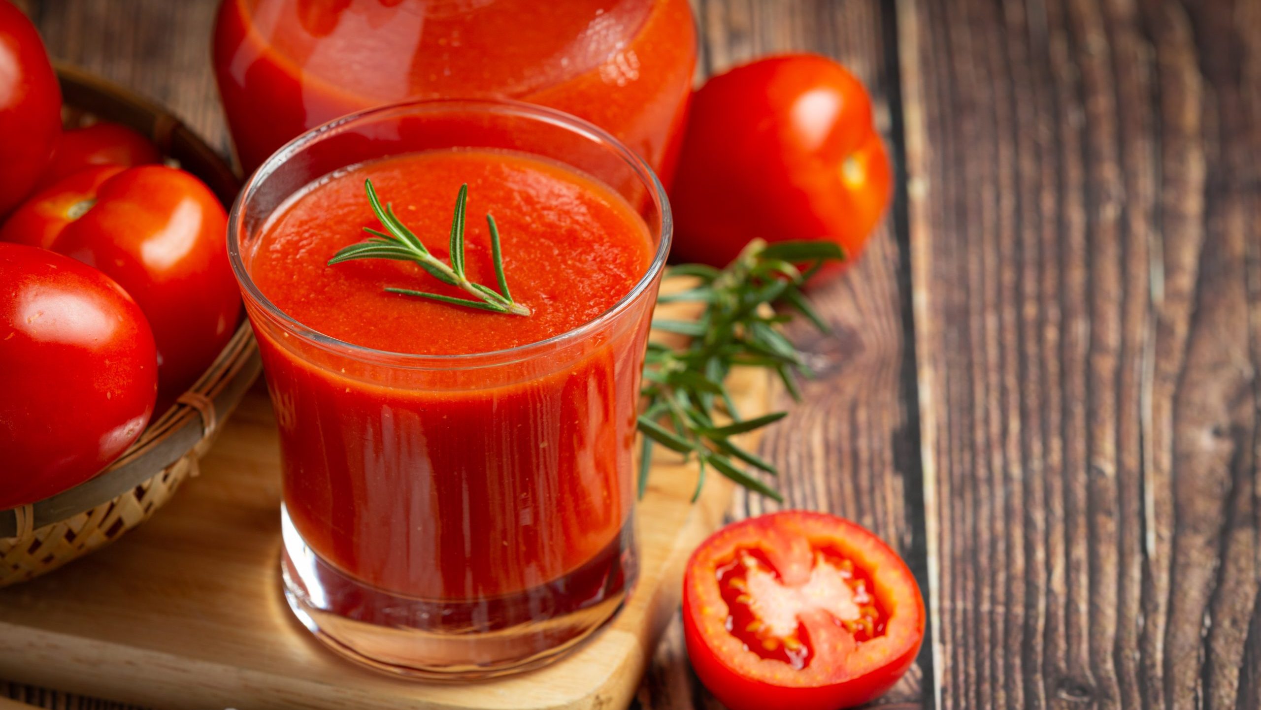 fresh tomato juice ready to serve