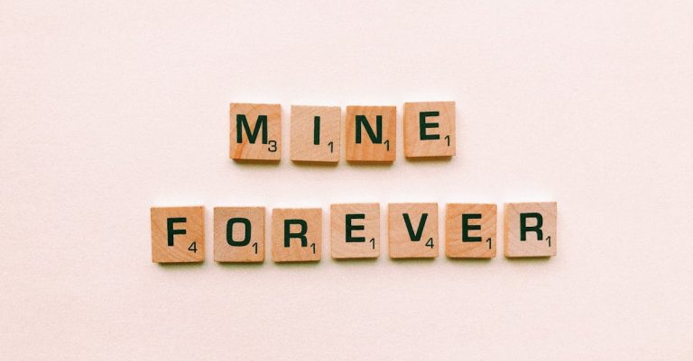 6 Habits That Keep You Stuck in Unhealthy Love Cycles