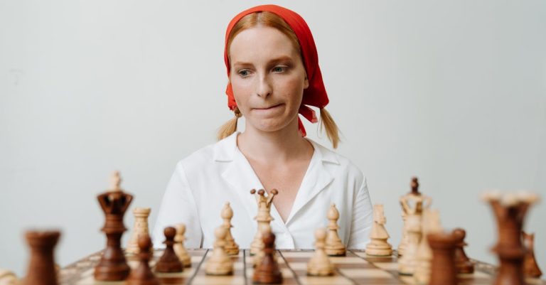 6 Manipulation Tactics Women Use Without Realizing