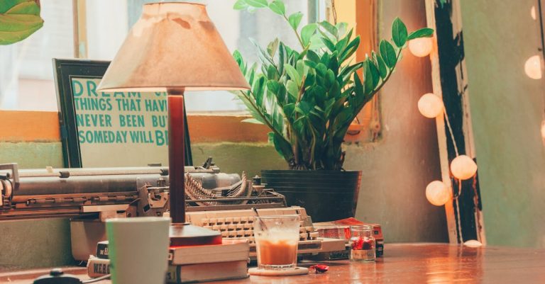 7 Vintage Home Items From the ’60s That Are Collectors’ Dream Finds