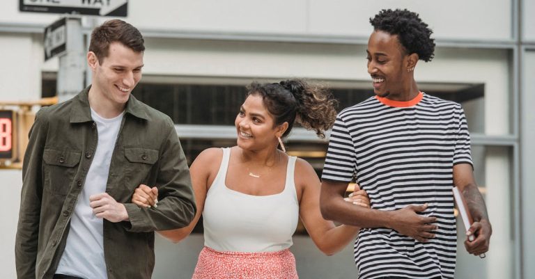 5 Ways Friends Compete With Your Relationship