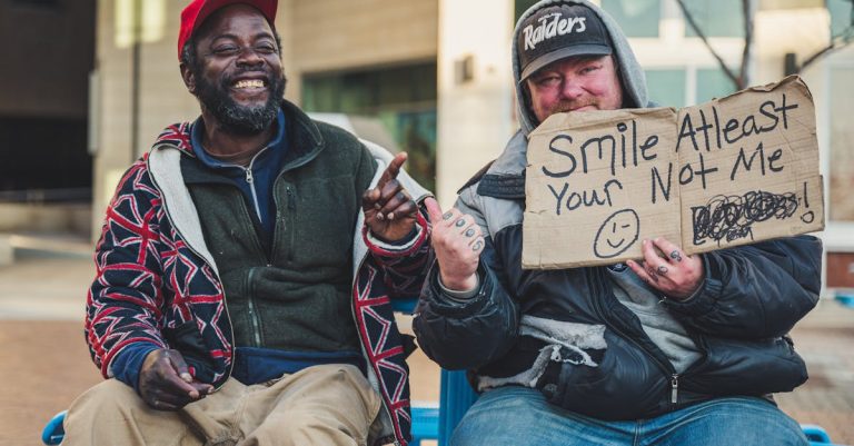 7 Clues Your Friend Is Neglecting the Friendship on Purpose