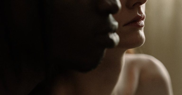 6 Subtle Clues Your Relationship Is Becoming One-Sided