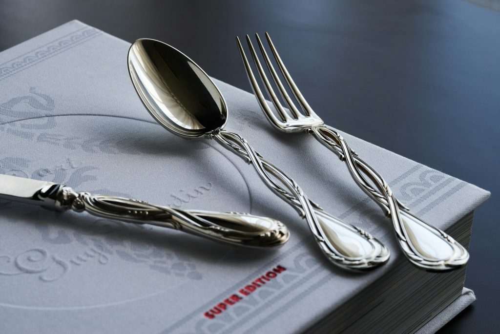 grey stainless steel cutlery set