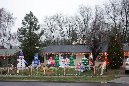 Holiday Decor Items Designers Say Always Look Cheap—Even When They Cost a Lot