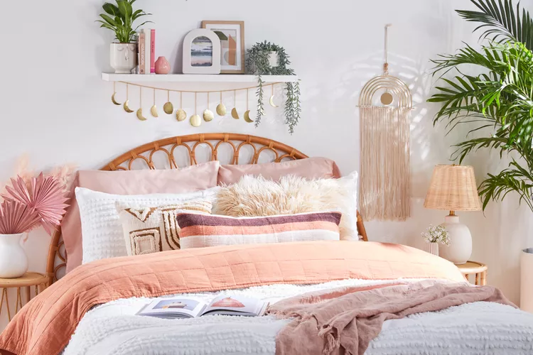 10 Retro Bedroom Decor You Should Let Go Of To Refresh Your Space