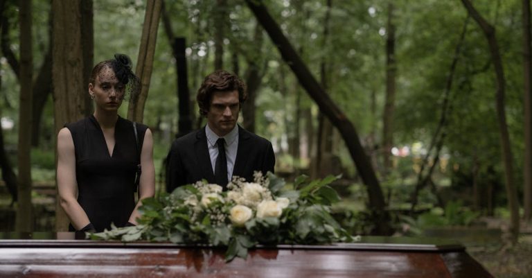 6 Habits That Make Women Quietly Lose Respect for a Man