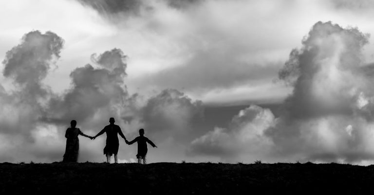 6 Ways Adult Children Disrespect Their Parents Without Realizing It