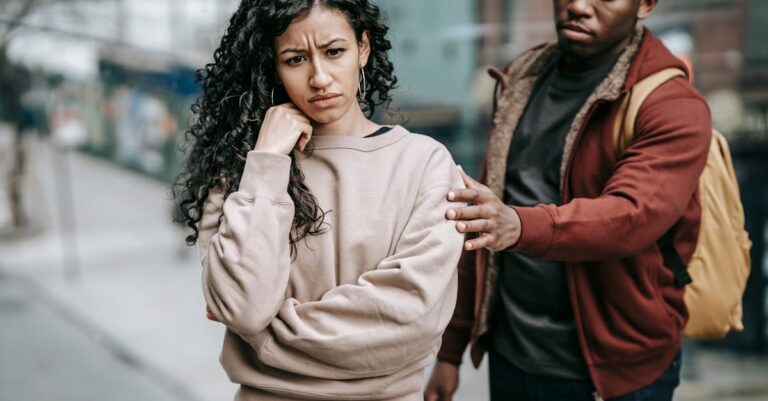 4 Relationship Red Flags People Ignore Because the Person Is Attractive