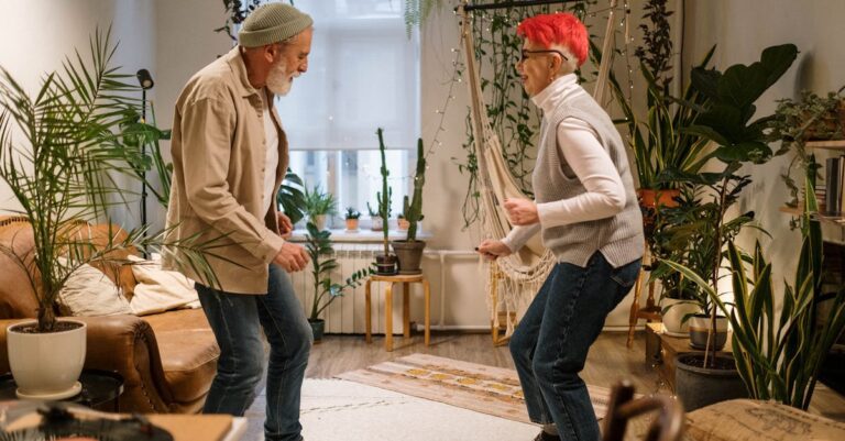 7 Reasons Narcissists Are Drawn to Certain People