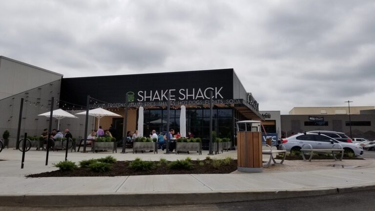 5 US Chains Diners Avoid and 4 They Choose Instead — Where Regulars Really Eat and Why