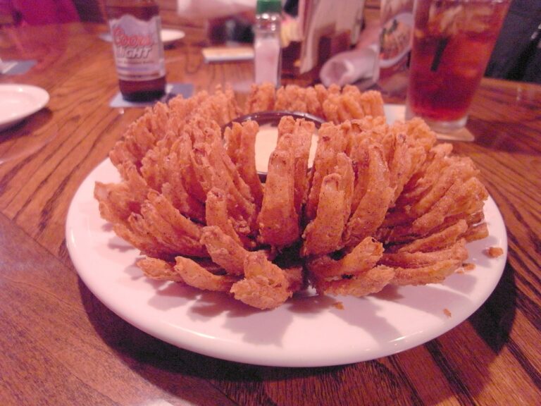 7 Outback Steakhouse Menu Items Diners Warn About Most
