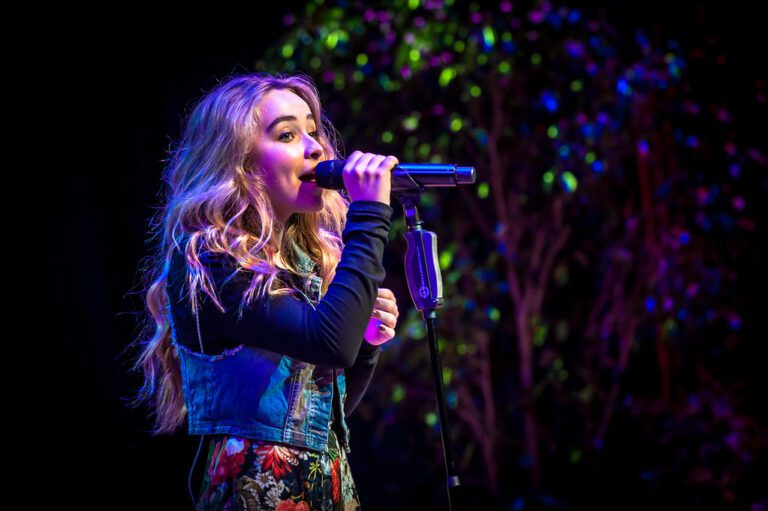 Sabrina Carpenter’s 2026 Net Worth Is Enough to ‘Please, Please, Please’ Anyone