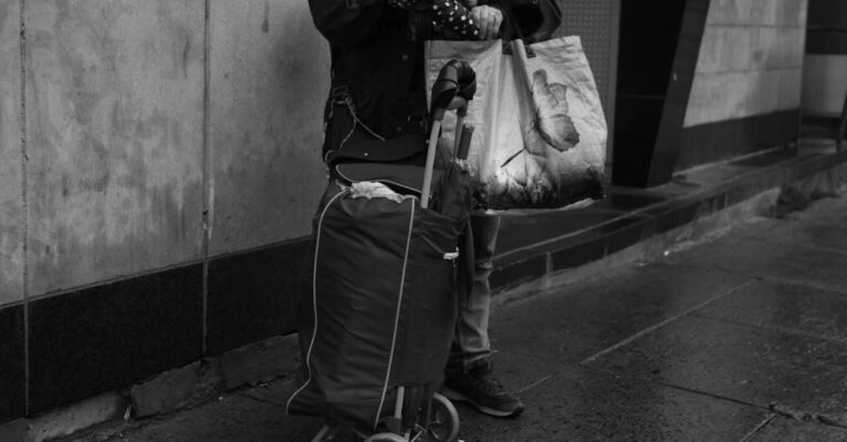 4 Habits That Can Slowly Push People Into Loneliness Later in Life