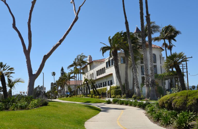 Everyone Needs to Take a Solo Vacation — This Woman’s Experience Is the Proof