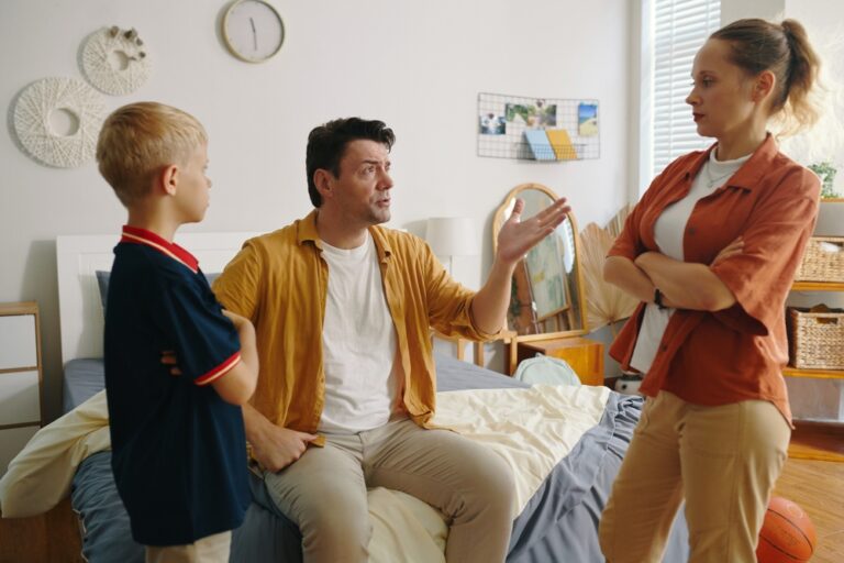 Man Says His Ex Kept “Losing” Their Child’s Clothes, then Calls Him Cruel When He Starts Sending the Kid Back in Cheap Ones