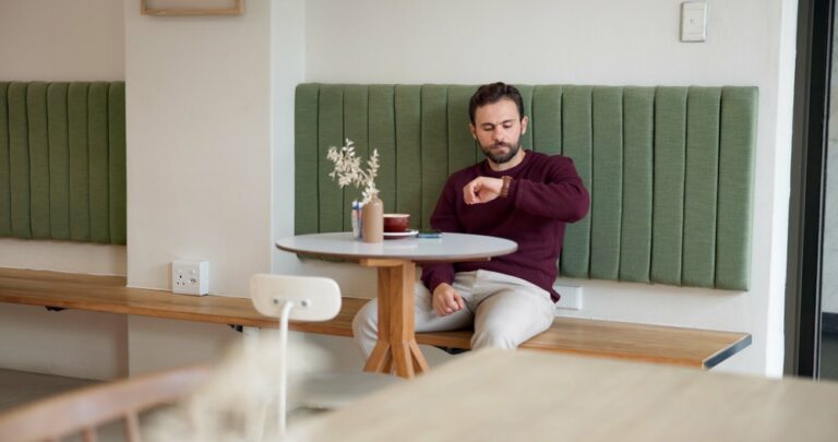 Man Says His Date Showed Up an Hour Late and Still Expected Dinner, then Told Him There’d Be No Second Date When He Left