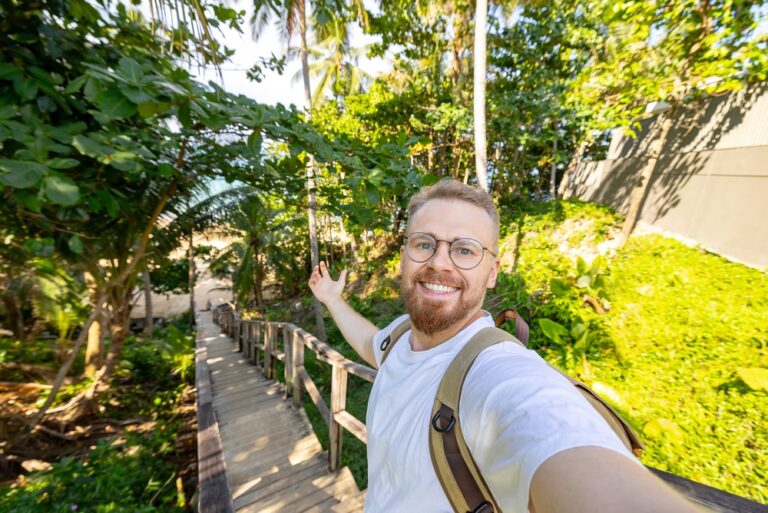 He Makes More From His Phone in Thailand Than He Ever Did in the U.S.