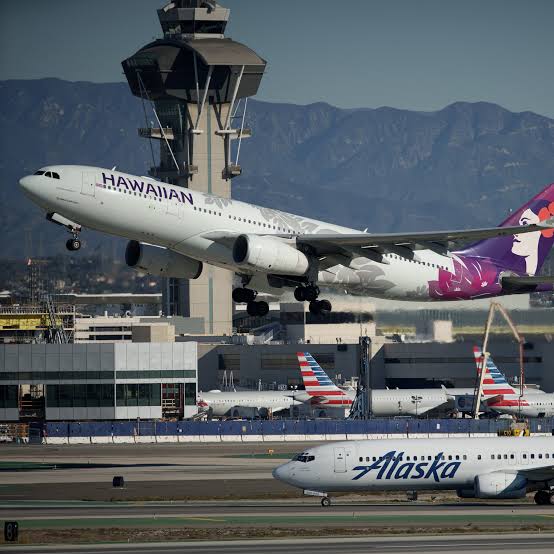 Alaska and Hawaiian Airlines Just Reported Big Merger Wins — What It Means for Your Next Hawaii Trip
