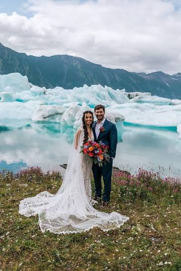 Orcas Surface During an Alaska Wedding Ceremony and Leave the Couple and Guests Stunned